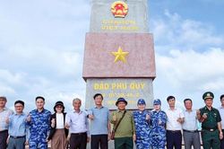 Tăng cường gắn kết, đồng hành cùng quân và dân Đặc khu Phú Quý