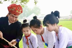'Giữ lửa' văn hóa dân tộc Mường
