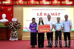 Gần 270 triệu đồng ủng hộ Quỹ khuyến học, khuyến t&agrave;i x&atilde; Trạm Thản