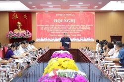 Thường trực Tỉnh ủy giao ban với Ủy ban MTTQ Việt Nam v&agrave; c&aacute;c tổ chức ch&iacute;nh trị - x&atilde; hội tỉnh