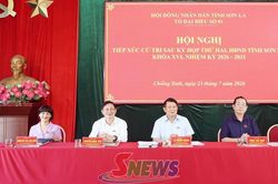 Đồng chí Chủ tịch HĐND tỉnh Sơn La tiếp xúc cử tri phường Chiềng Sinh