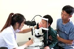 Tr&ecirc;n 1.000 người d&acirc;n x&atilde; T&aacute;t Ng&agrave; được kh&aacute;m sức khỏe miễn ph&iacute;