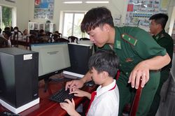 Đồng hành cùng học sinh chuyển đổi số