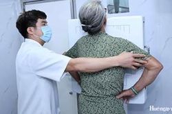 Gần 580 ng&agrave;n người d&acirc;n TP. Huế được kh&aacute;m sức khỏe định kỳ