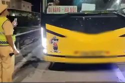 Nhồi nhét hành khách trên cao tốc, tài xế xe khách bị phạt hơn 100 triệu đồng