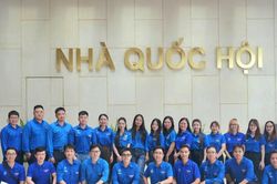 Đoàn Thanh niên Tổng công ty Hàng hải Việt Nam tham quan, học tập thực tế tại Nhà Quốc hội
