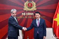 Th&uacute;c đẩy hợp t&aacute;c an ninh, thực thi ph&aacute;p luật Việt Nam - Iran
