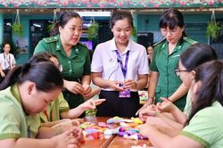 Trao tặng học bổng cho học sinh Trung tâm Bảo trợ - Dạy nghề và Tạo việc làm Thành phố Hồ Chí Minh