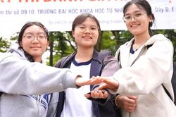 Tuyển sinh đại học: Tự chủ không đồng nghĩa với 'mỗi trường một luật chơi riêng'