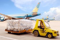 Dịch vụ H&agrave;ng h&oacute;a Nội B&agrave;i (NCT) b&aacute;o l&atilde;i qu&yacute; II/2026 tăng 32,3%, đạt 112,9 tỷ đồng