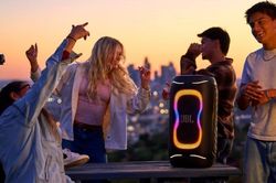 JBL ra mắt bộ đ&ocirc;i loa tiệc thế hệ mới PartyBox 330 v&agrave; PartyBox 130