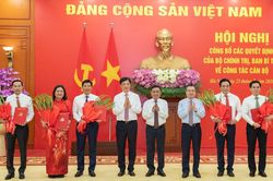 4 Ủy vi&ecirc;n Trung ương Đảng v&agrave; Chủ tịch HĐND tỉnh An Giang nhận nhiệm vụ mới
