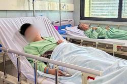 Chiếc bút bi đâm thủng trực tràng bé trai 12 tuổi
