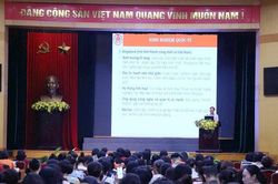 Bồi dưỡng ch&iacute;nh trị h&egrave; cho c&aacute;n bộ quản l&yacute; gi&aacute;o dục, gi&aacute;o vi&ecirc;n phường Ho&agrave;n Kiếm