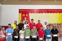 Nghĩa tình Hà Nội sẻ chia tới người dân vùng lũ Mường Than