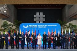 Việt Nam đề cao vai trò trung tâm của ASEAN tại loạt hội nghị cấp cao khu vực
