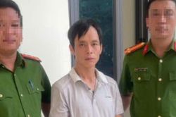 Đột nhập nh&agrave; d&acirc;n trong đ&ecirc;m khuya, g&atilde; thanh ni&ecirc;n trộm tiền tr&ecirc;n ban thờ