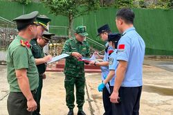 Trục xuất 15 người Trung Quốc nhập cảnh trái phép vào Việt Nam