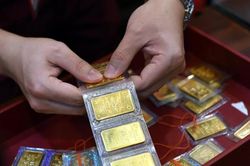Gi&aacute; v&agrave;ng tiếp tục đ&agrave; giảm