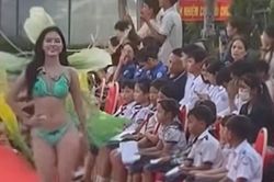 Hoa hậu Du lịch bản sắc Việt Nam xin lỗi vụ diễn &aacute;o tắm trước học sinh