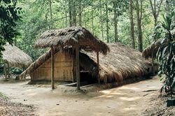 Dưới l&ograve;ng đất địa đạo Củ Chi