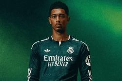 Real Madrid hồi sinh mẫu áo sân khách sau 14 năm