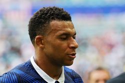 Mourinho ưu ái Mbappe