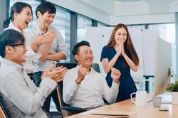 Kỹ năng l&agrave;m việc với con người lu&ocirc;n l&agrave; lợi thế cạnh tranh