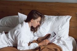 Khách sạn thay ga giường, nhưng không phải lúc nào cũng giặt chăn