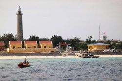Những ánh đèn không ngủ giữa Trường Sa