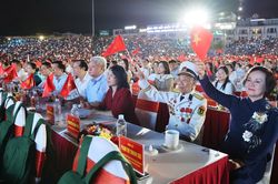 'Mãi mãi tuổi 20' hun đúc ý chí tự cường, khơi dậy khát vọng cống hiến