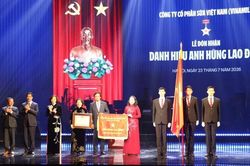 Vinamilk đón nhận danh hiệu Anh hùng Lao động