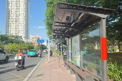 Th&agrave;nh phố Hồ Ch&iacute; Minh lắp đặt hệ thống m&aacute;i che nối xe bu&yacute;t v&agrave; metro
