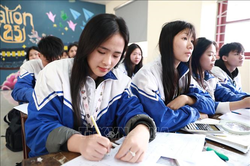 Ươm mầm, phát triển Đảng từ trường học