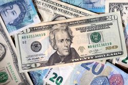 Tỷ gi&aacute; USD h&ocirc;m nay (24-7): Đồng USD lập đỉnh 40 năm so với đồng y&ecirc;n