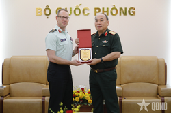Hợp t&aacute;c quốc ph&ograve;ng Việt Nam - Canada đạt kết quả t&iacute;ch cực