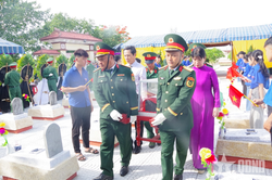 Sư đo&agrave;n 968 phối hợp truy điệu, an t&aacute;ng 2 h&agrave;i cốt liệt sĩ