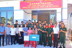 Kho K64 (Binh chủng Hóa học) bàn giao nhà tình nghĩa tại Gia Lai