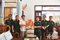 Bộ CHQS tỉnh An Giang: Tri ân các gia đình chính sách nhân dịp kỷ niệm 79 năm Ngày Thương binh - Liệt sĩ