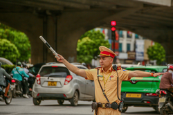 Hà Nội: Tổ chức giao thông phục vụ chương trình 'Đi tìm đồng đội - Sao sáng dẫn đường'