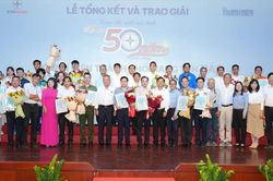 Trao giải cuộc thi 'Tự hào 50 năm ngành điện Thành phố mang tên Bác'