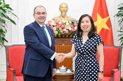 Việt Nam coi trọng hợp t&aacute;c Ph&aacute;p ngữ v&agrave; vai tr&ograve; của AUF