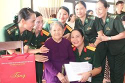 Phụ nữ Qu&acirc;n đội lan tỏa nghĩa t&igrave;nh tr&ecirc;n h&agrave;nh tr&igrave;nh tri &acirc;n