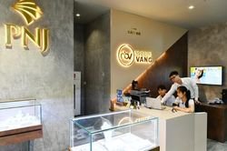 Giá cổ phiếu PNJ chia đôi, xuất hiện dòng tiền 'giải cứu'