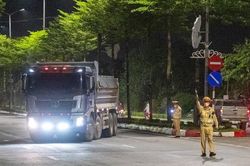 T&agrave;i xế ở H&agrave; Nội th&uacute; nhận 'chạy đ&ecirc;m khuya v&igrave; nghĩ lực lượng CSGT đ&atilde; đi ngủ'