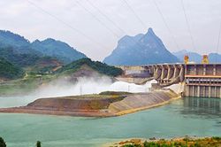 Hồ thủy điện Tuy&ecirc;n Quang mở cửa xả đ&aacute;y, cảnh b&aacute;o khẩn v&ugrave;ng hạ du