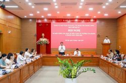 Thực hiện '4 ki&ecirc;n định' về ch&iacute;nh trị trong bảo vệ nền tảng tư tưởng của Đảng
