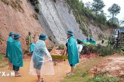 Mưa lớn tiếp diễn, cảnh báo nguy cơ lũ quét, sạt lở đất tại nhiều khu vực