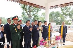 Tri ân các anh hùng liệt sỹ tại Khu Di tích Liên quân Lào-Việt Nam