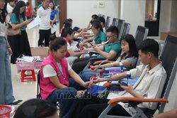 'H&agrave;nh tr&igrave;nh Đỏ' nối d&agrave;i nghĩa cử sẻ chia
